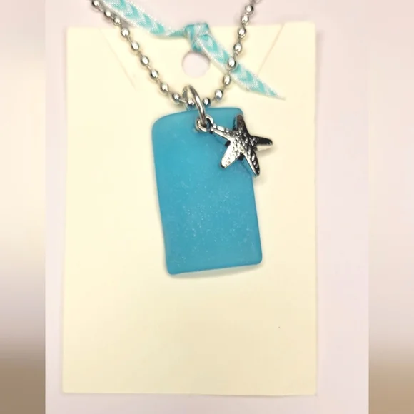 Necklace,keychain & earrings - Picture 3 of 6